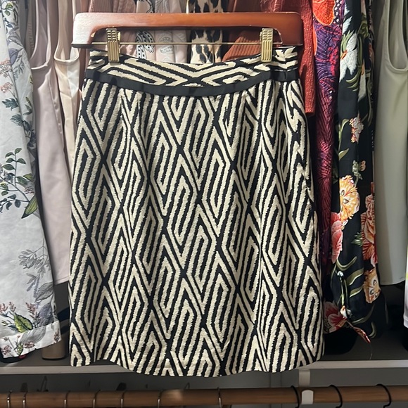 Ann Taylor Dresses & Skirts - Ann Taylor Beige Black Geometric Lined Mini Skirt 00P 0 2 XXS XS